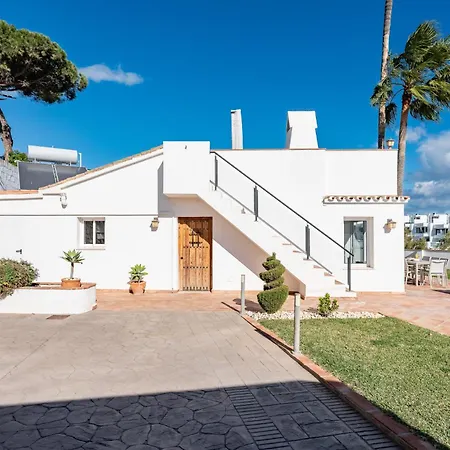 Lovely Sea View With Only 7 Minutes Walk To The Fuengirola Villa *