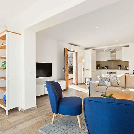 Lovely Sea View With Only 7 Minutes Walk To The Fuengirola El Faro