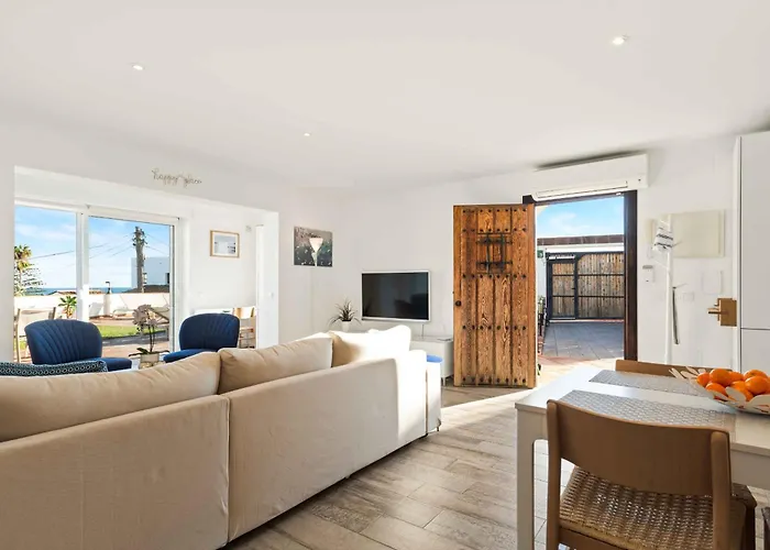 Lovely Sea View With Only 7 Minutes Walk To The Fuengirola El Faro