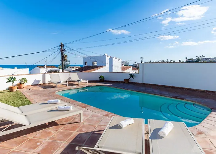 Lovely Sea View With Only 7 Minutes Walk To The Fuengirola Villa El Faro