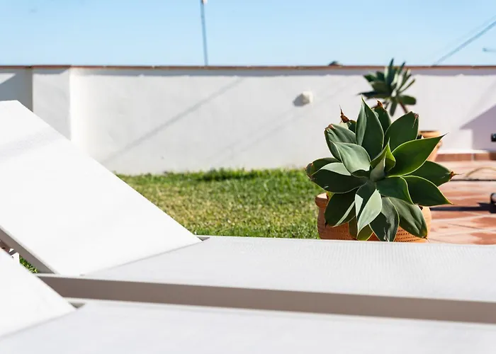 Villa Lovely Sea View With Only 7 Minutes Walk To The Fuengirola El Faro