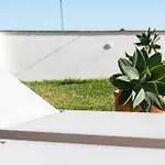 Villa Lovely Sea View With Only 7 Minutes Walk To The Fuengirola El Faro