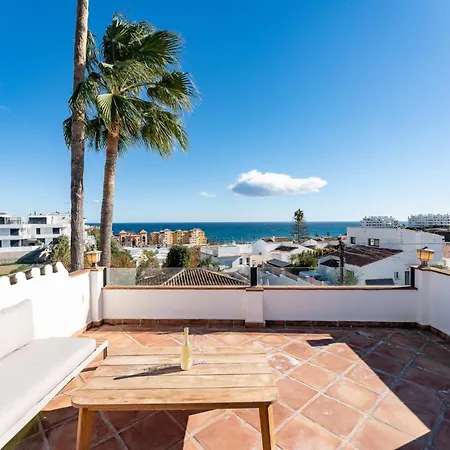Lovely Sea View With Only 7 Minutes Walk To The Fuengirola Villa El Faro