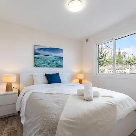 Lovely Sea View With Only 7 Minutes Walk To The Fuengirola Villa El Faro