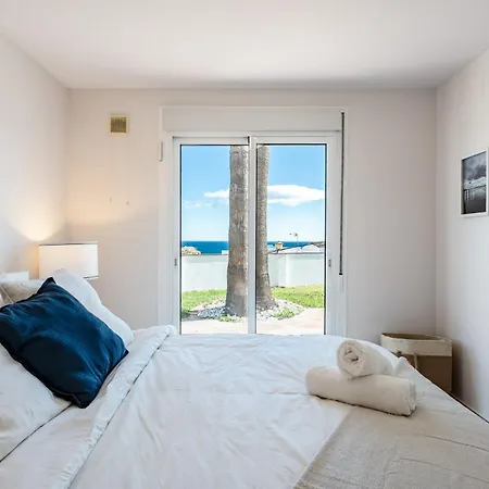 Lovely Sea View With Only 7 Minutes Walk To The Fuengirola 别墅 El Faro