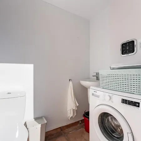 Lovely Sea View With Only 7 Minutes Walk To The Fuengirola 别墅