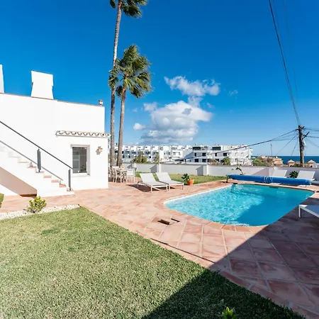 Lovely Sea View With Only 7 Minutes Walk To The Fuengirola 别墅 El Faro