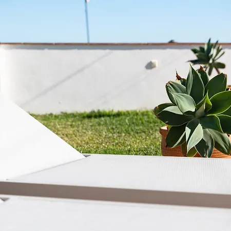 Villa Lovely Sea View With Only 7 Minutes Walk To The Fuengirola El Faro