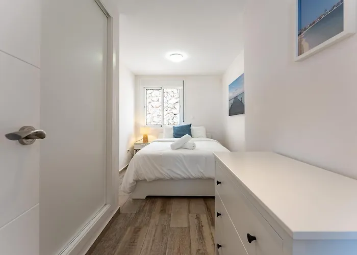 Lovely Sea View With Only 7 Minutes Walk To The Fuengirola ヴィラ