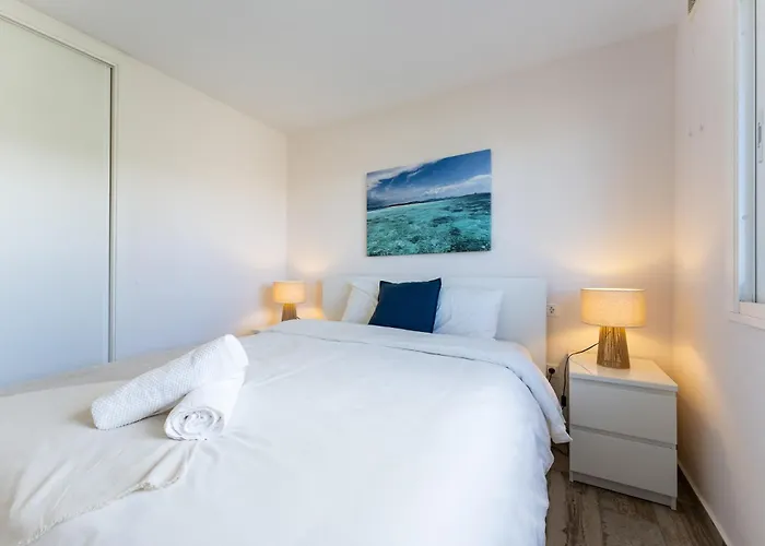 Lovely Sea View With Only 7 Minutes Walk To The Fuengirola *