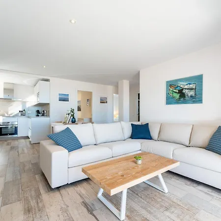 Vila Lovely Sea View With Only 7 Minutes Walk To The Fuengirola El Faro