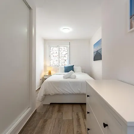 Lovely Sea View With Only 7 Minutes Walk To The Fuengirola Vila