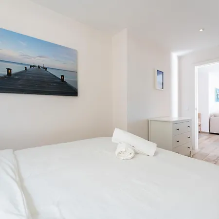 Lovely Sea View With Only 7 Minutes Walk To The Fuengirola *