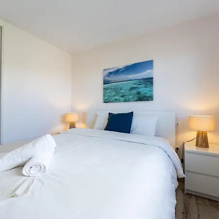 Lovely Sea View With Only 7 Minutes Walk To The Fuengirola *